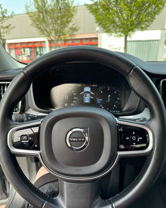 Volvo XC 60 cena 129000 przebieg: 92000, rok produkcji 2017 z Szczecin małe 121
